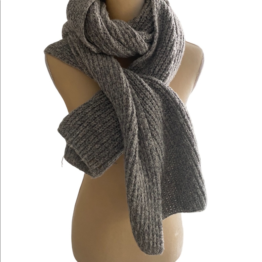Cozy Halogen scarf